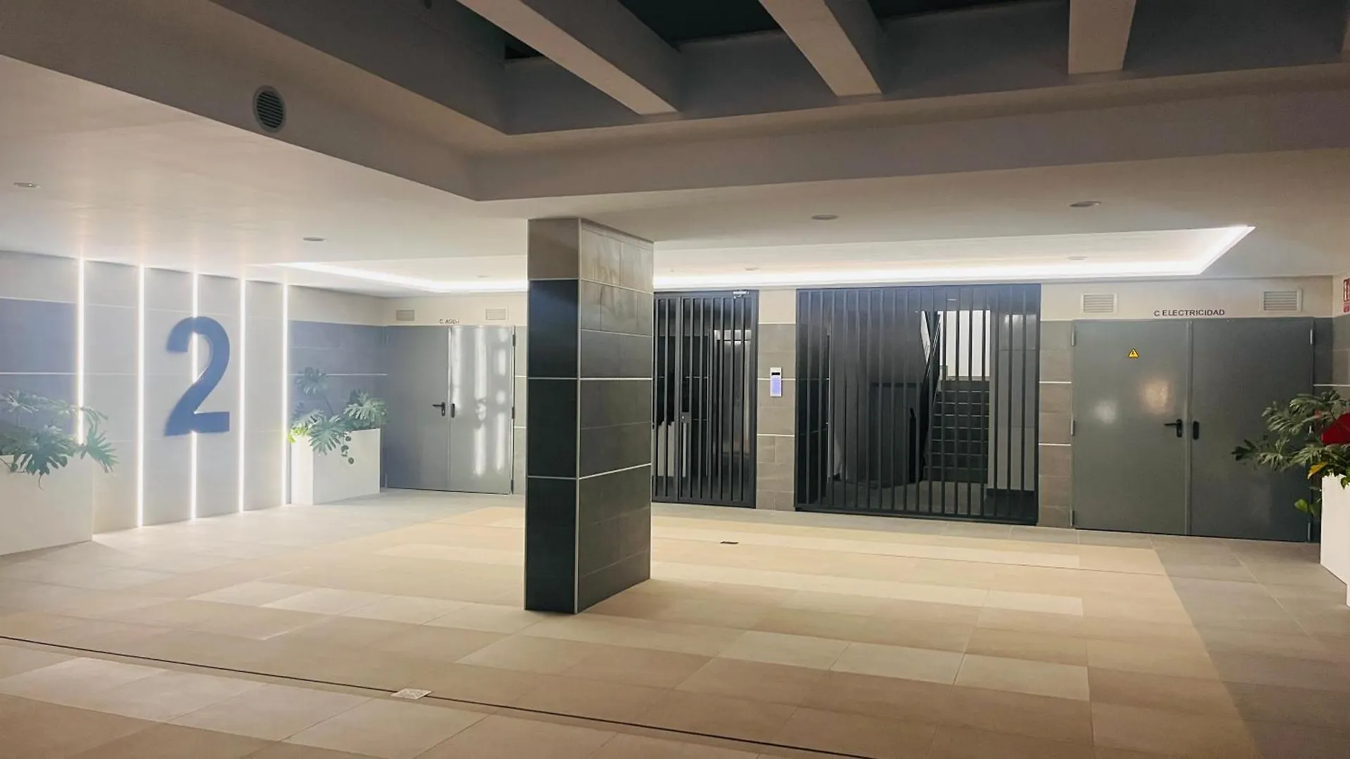 Luxury Los Alamos Garden Con Parking Торремолинос